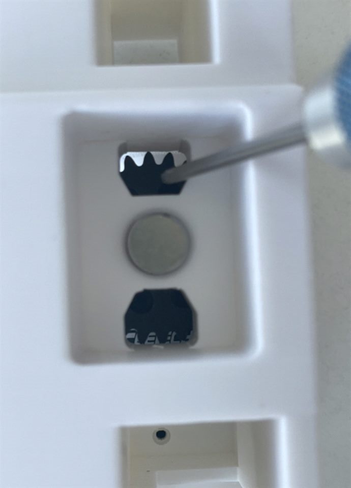 Lift axis shaft installed through the shoulder block