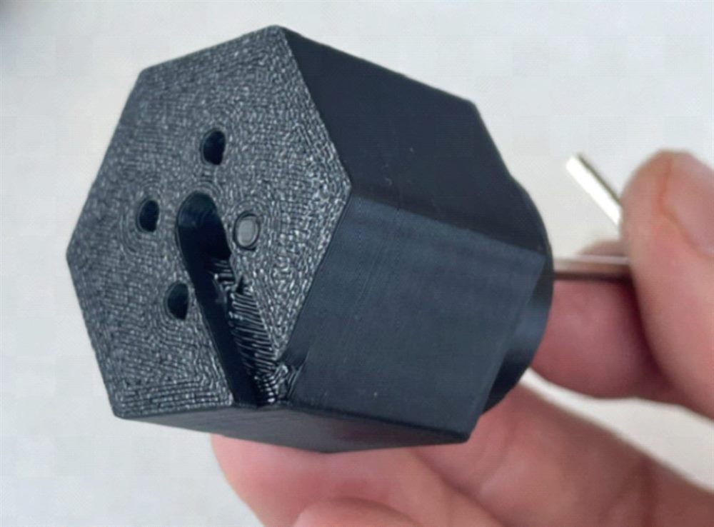 Wheel connector on servo output disc